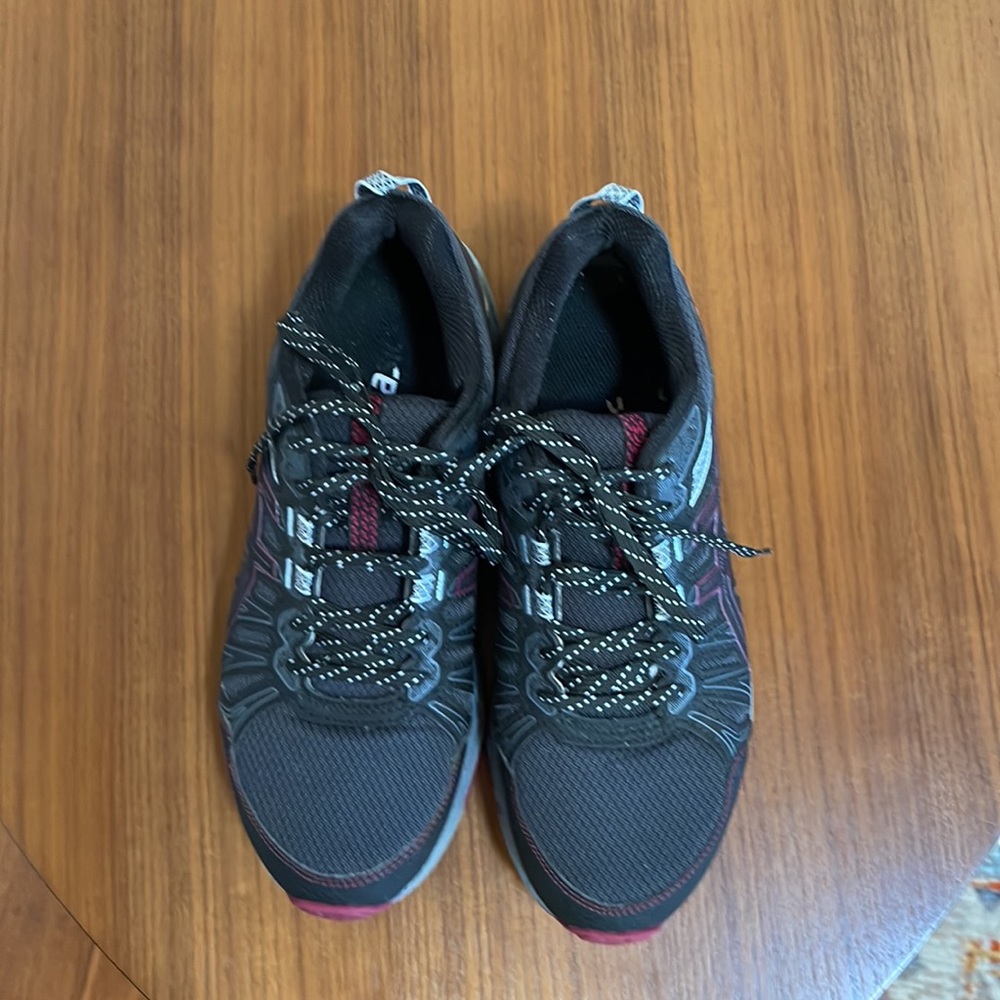 ASICS Running‎ Shoes - Picture 3 of 5